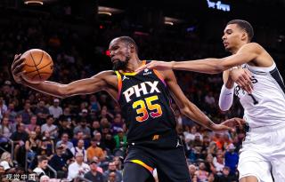 国足是否应 国足是否应