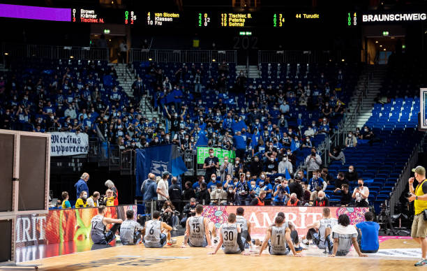 与彼此之间 与彼此之间