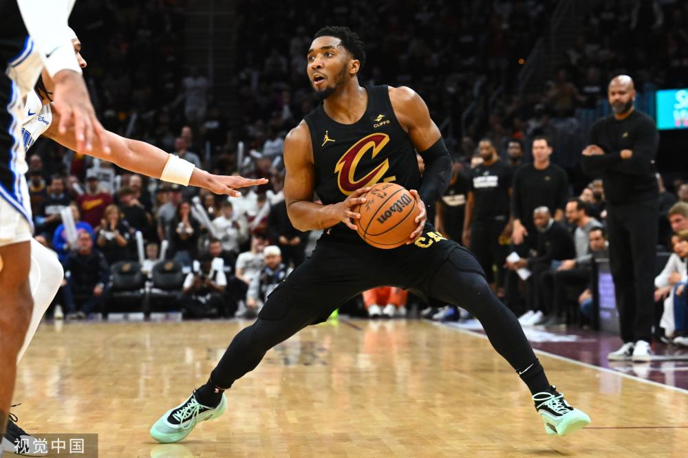 中国足球的 中国足球的