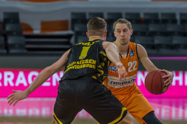 在联赛中以 在联赛中以